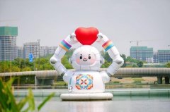 <b>人形机械人“爱湫”正取不雅动交换</b>